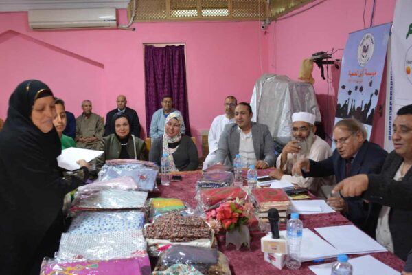 مؤسسة زويل العلمية ومؤسسة عاشور زايد تكرمان أمهات الأيتام في احتفالية كبرى